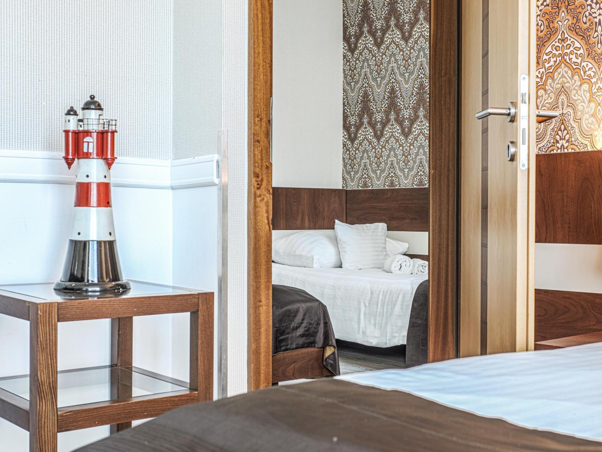 Holiday Beach Budapest Wellness Hotel With Sauna Park Экстерьер фото