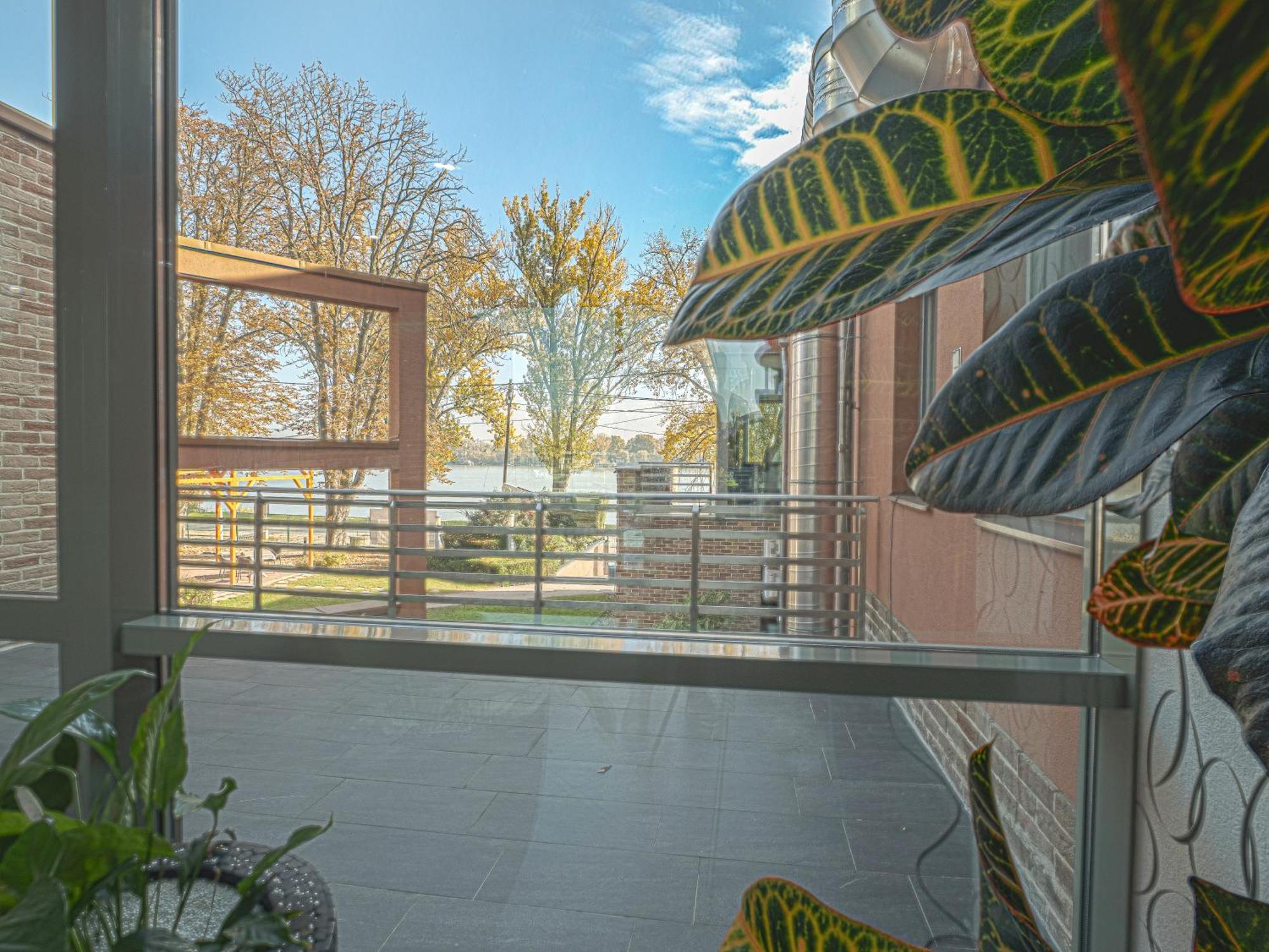Holiday Beach Budapest Wellness Hotel With Sauna Park Экстерьер фото