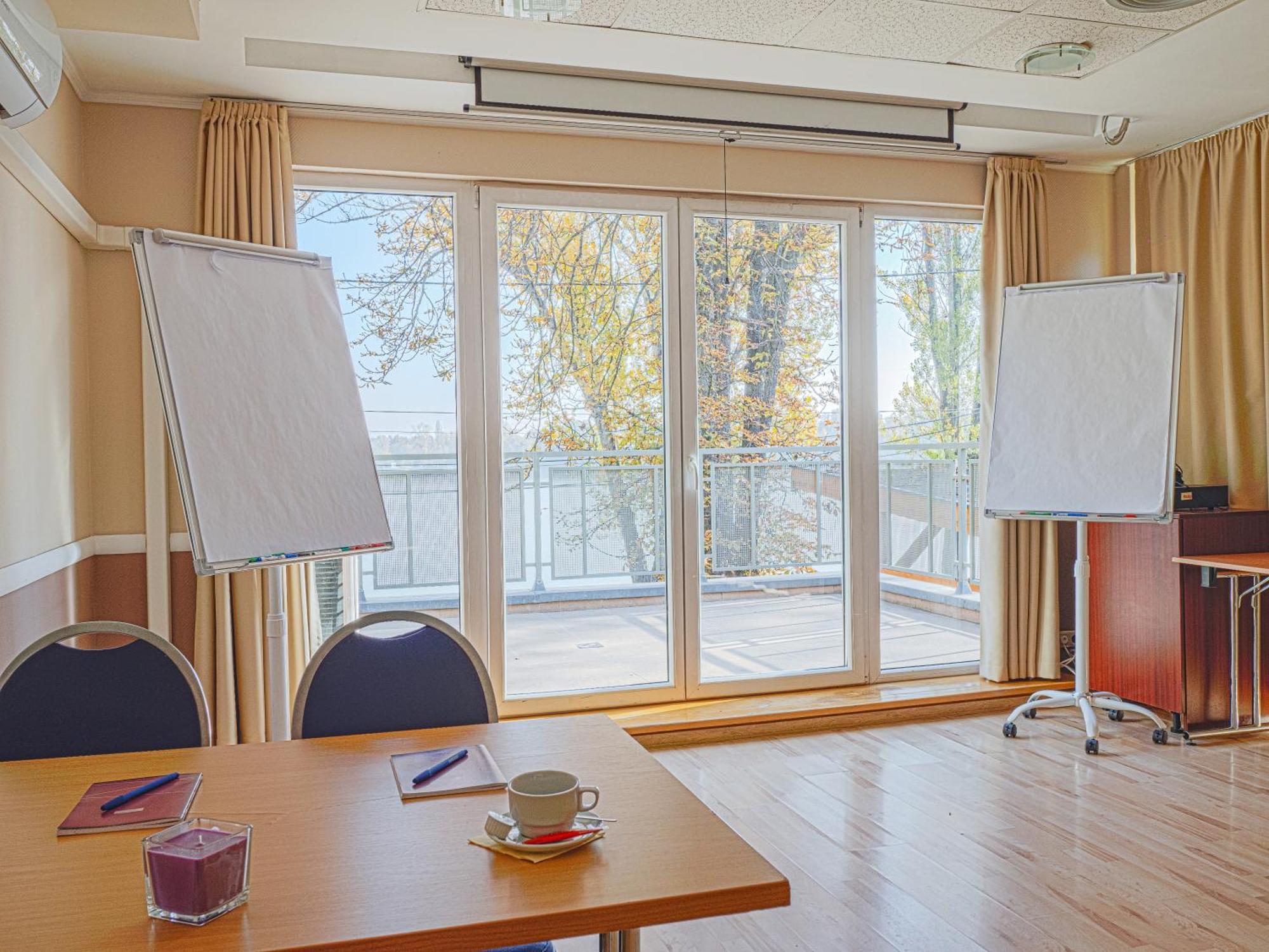Holiday Beach Budapest Wellness Hotel With Sauna Park Экстерьер фото