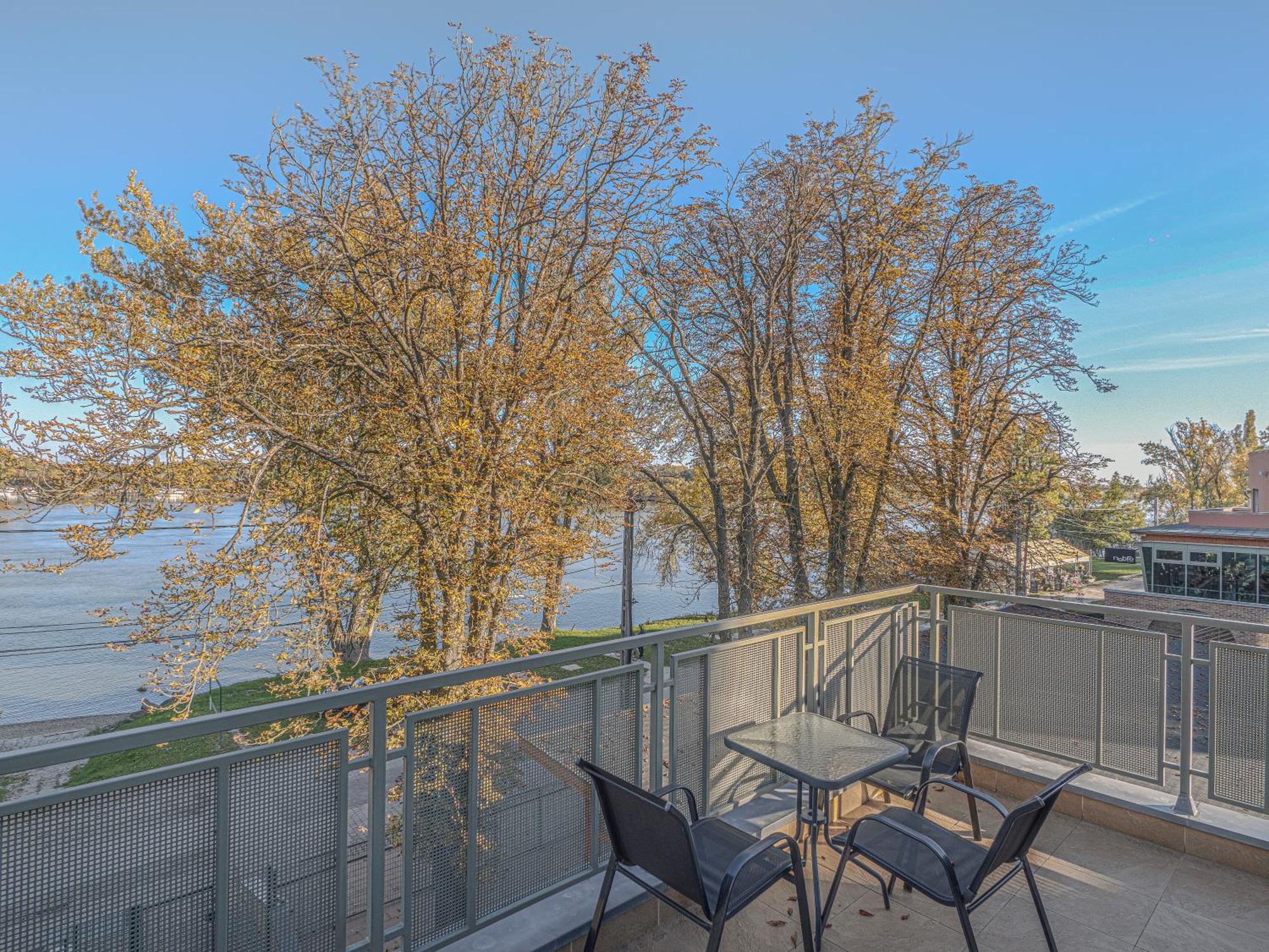 Holiday Beach Budapest Wellness Hotel With Sauna Park Экстерьер фото
