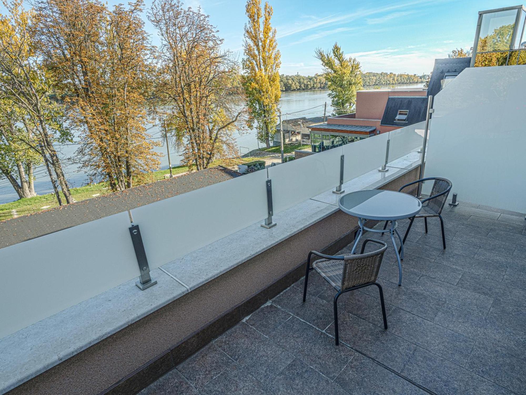 Holiday Beach Budapest Wellness Hotel With Sauna Park Экстерьер фото