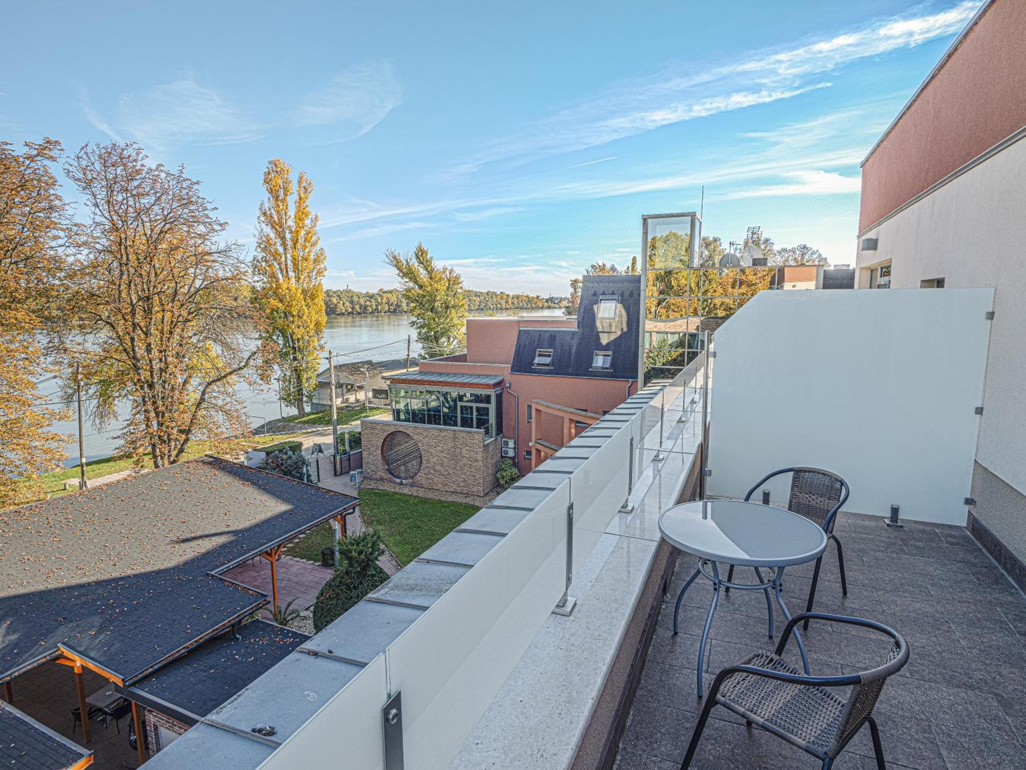 Holiday Beach Budapest Wellness Hotel With Sauna Park Экстерьер фото