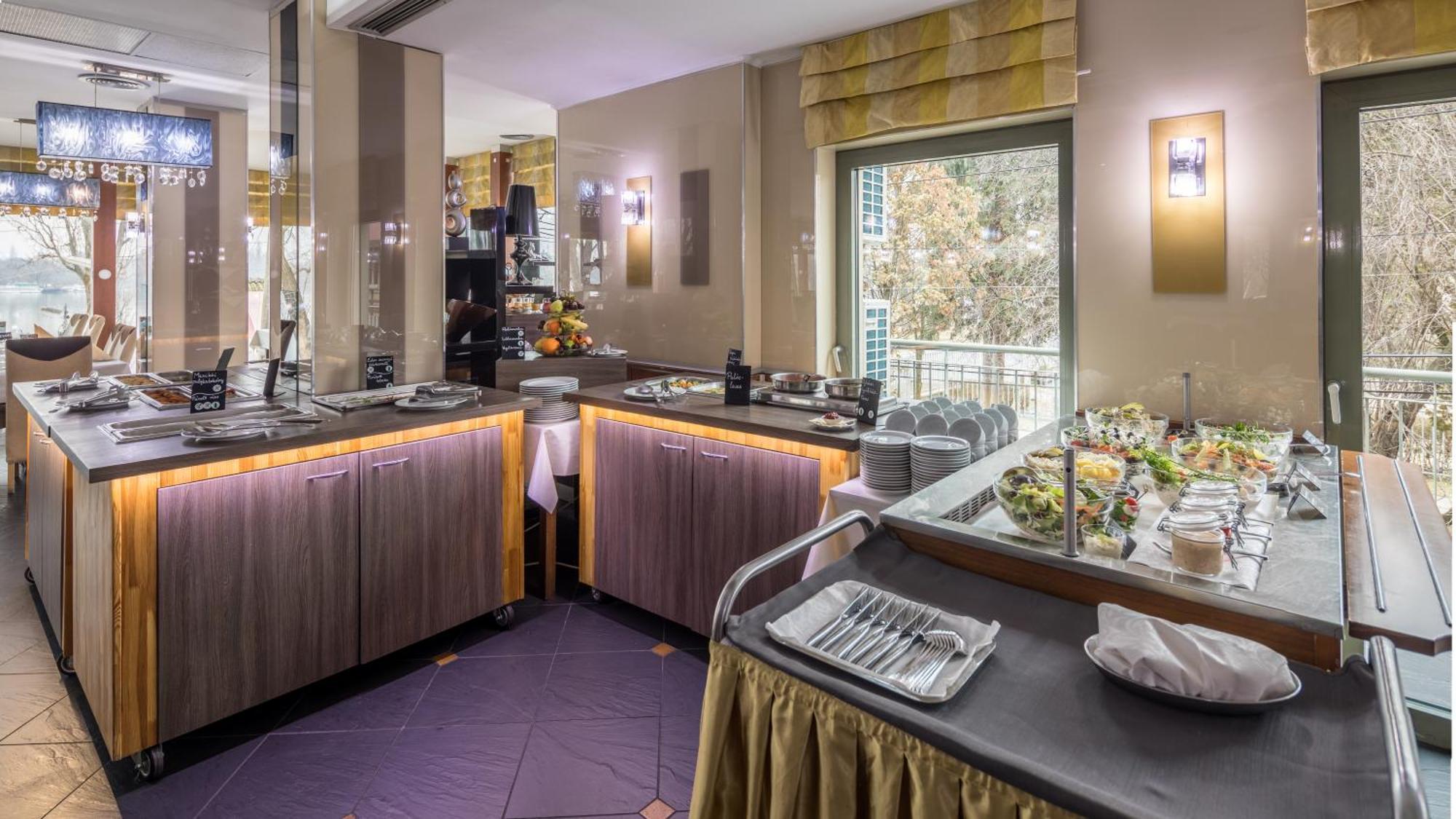 Holiday Beach Budapest Wellness Hotel With Sauna Park Экстерьер фото