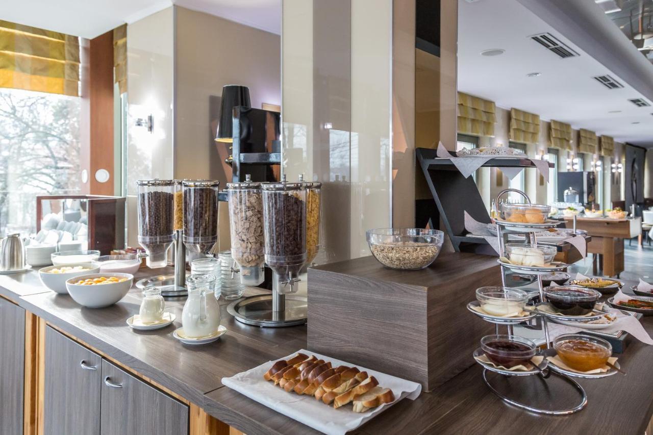 Holiday Beach Budapest Wellness Hotel With Sauna Park Экстерьер фото