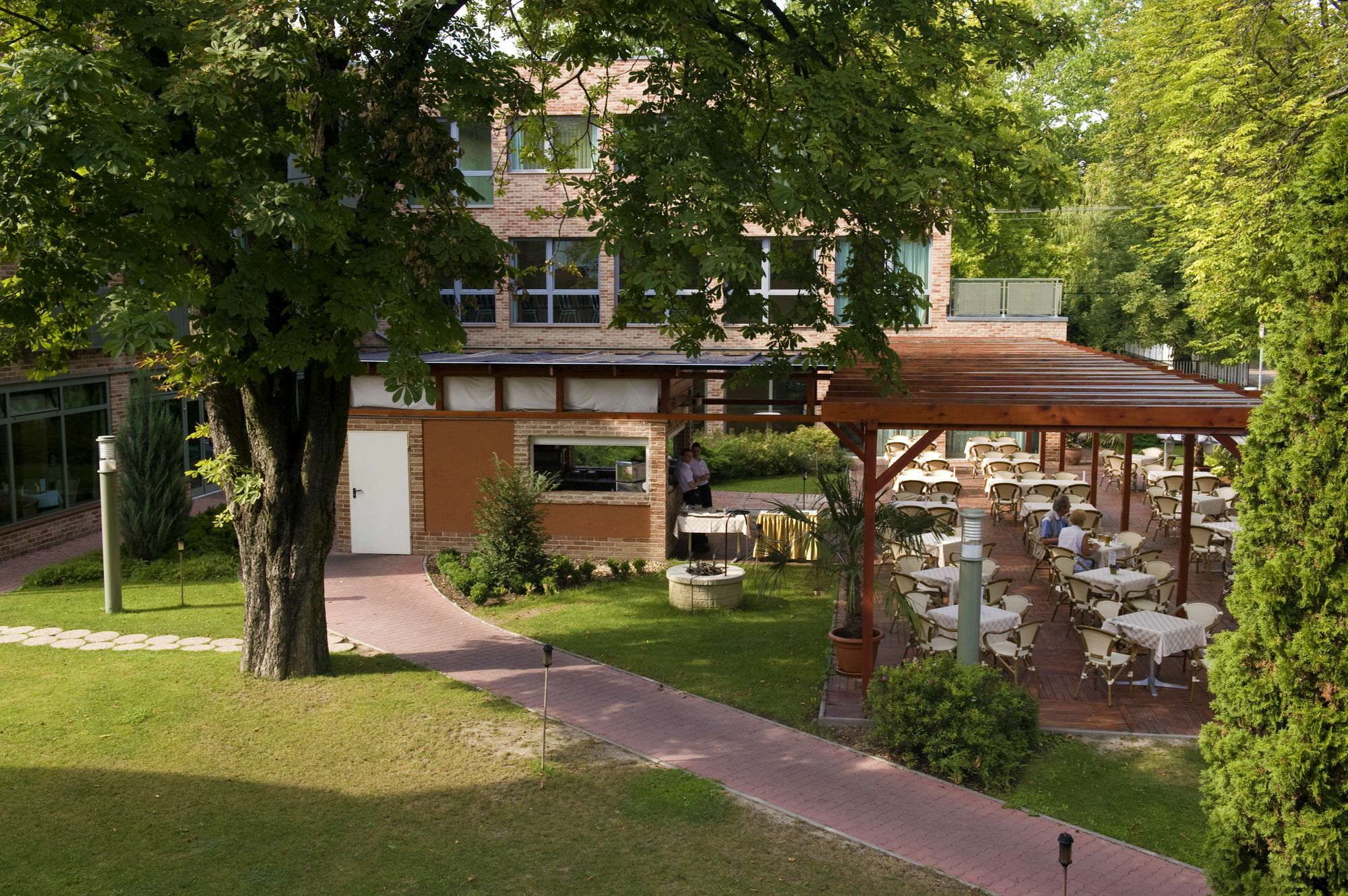 Holiday Beach Budapest Wellness Hotel With Sauna Park Экстерьер фото